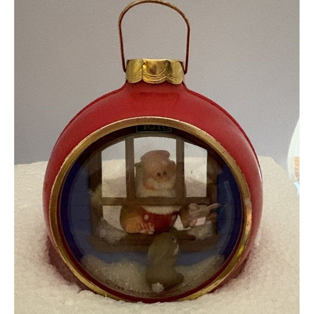 Hallmark Keepsake Ornament Santa's Workshop Lighted UNTESTED
